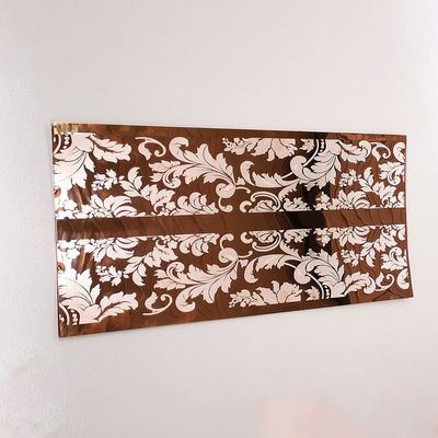 Machine de gravure laser CNC pour la décoration artistique de couleur d'hôtel sur une feuille d'acier inoxydable 304