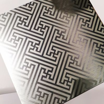 Machine de gravure laser sur feuille d'acier inoxydable pour la décoration de porte d'ascenseur