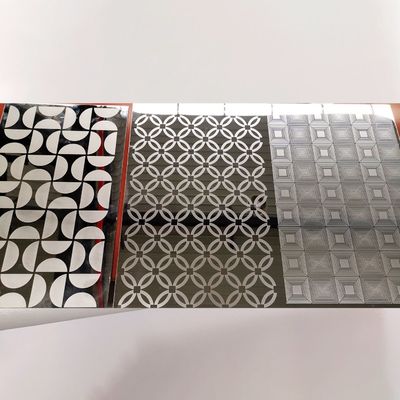 Machine de marquage laser à fibres de 1325 nm pour objets métalliques